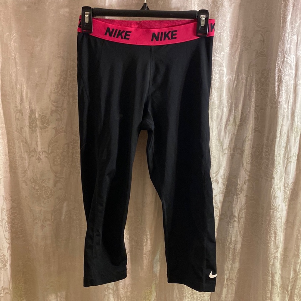Nike black cropped workout leggings with pink waistband